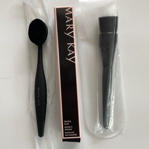 NIP🎀Mary Kay 🎀 2 Makeup Brushes 🎀
